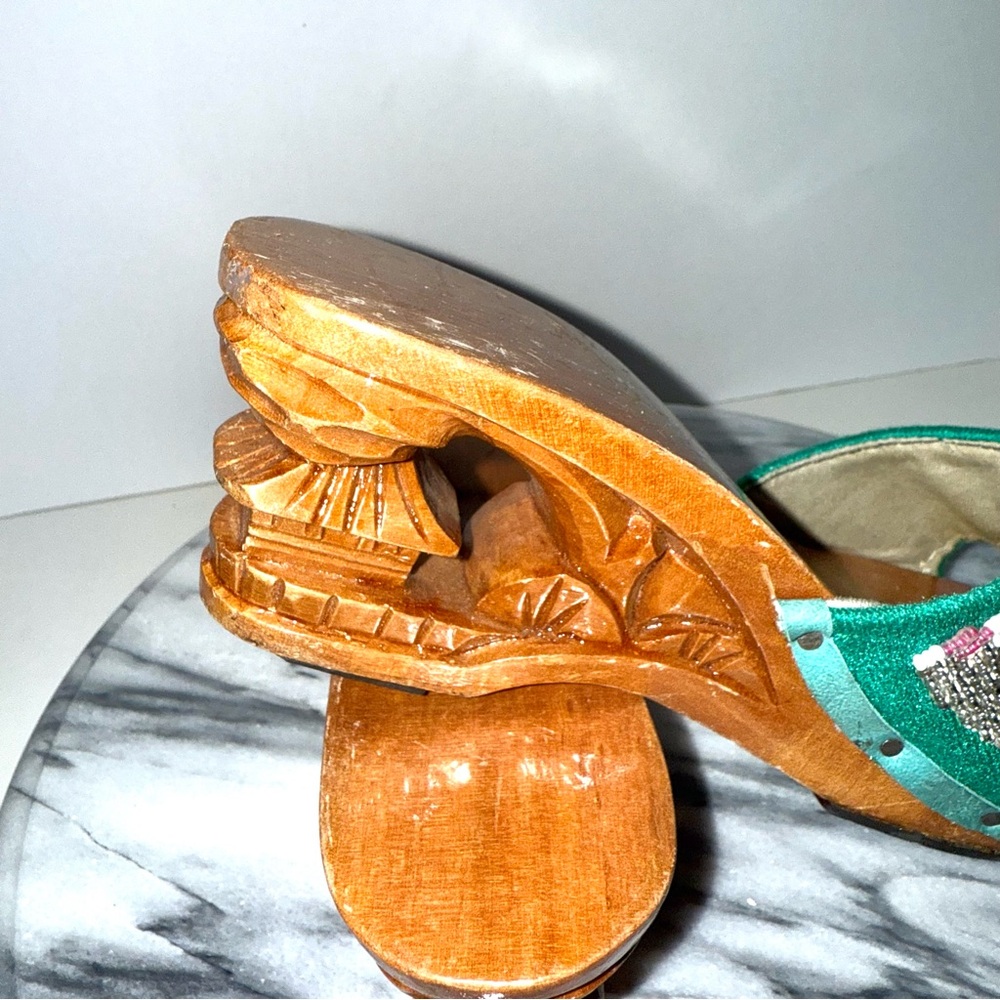 Vintage 1940’s Mid-Century Philippines Wood Hand Carved & Beaded Sandals size 6 - Picture 3 of 7
